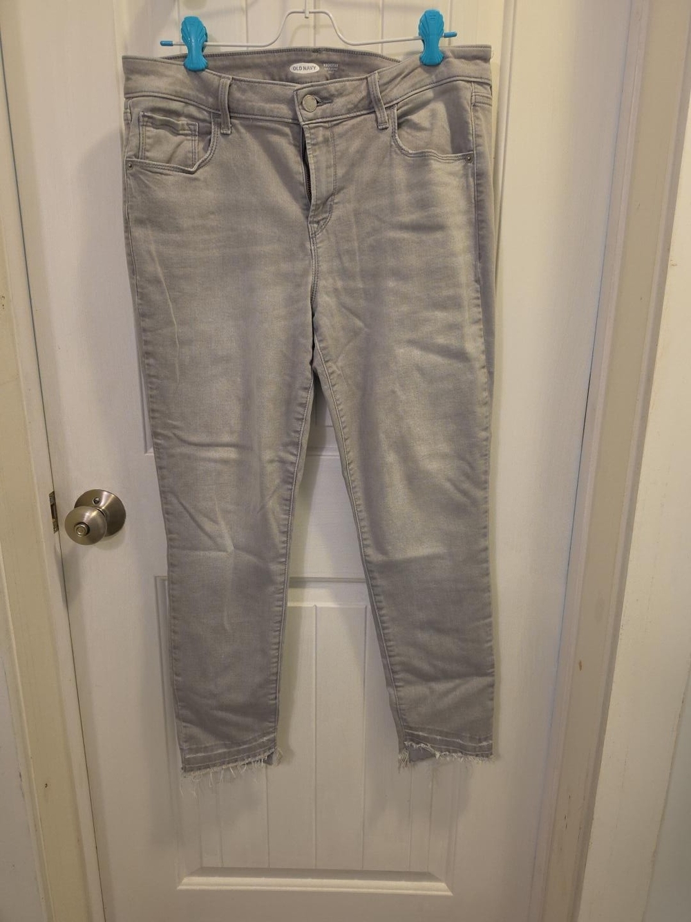 Old Navy Light Gray Ankle Jeans with Frayed Hem